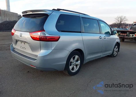 2015 Toyota Sienna Le из США, поврежденный, VIN 5TDKK3DC5FS563835